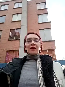 your red rose  online show from 12-18-24, 10:46