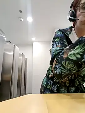 your red rose  online show from 01-17-25, 07:16