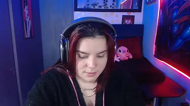 Snapshot of Nika_1_ chatting on 01-15-25, 09:51 Nika 1 online show from 01-15-25, 09:51