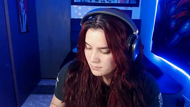 Snapshot of Nika_1_ chatting on 01-18-25, 06:10 Nika 1 online show from 01-18-25, 06:10