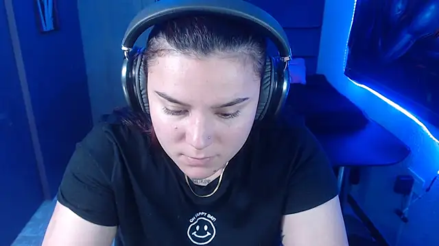 Snapshot of Nika_1_ chatting on 01-22-25, 10:48 Nika 1 online show from 01-22-25, 10:48