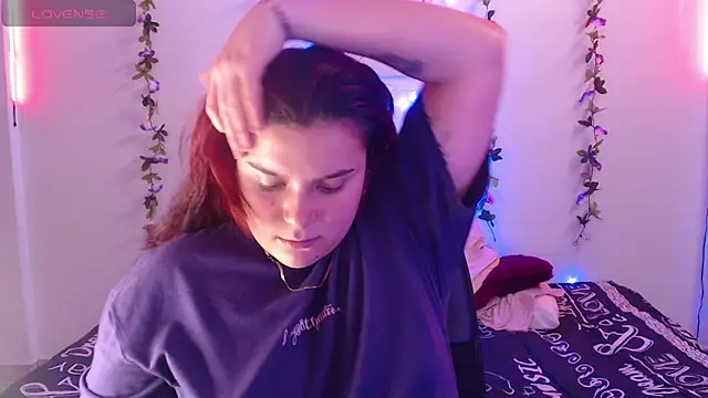 Snapshot of Nika_1_ chatting on 02-05-25, 08:14 Nika 1 online show from 02-05-25, 08:14