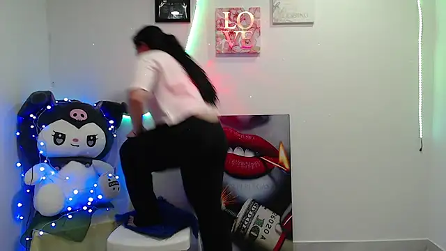 Snapshot of Nika_1_ chatting on 03-13-25, 10:54 Nika 1 online show from 03-13-25, 10:54