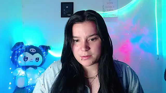 Snapshot of Nika_1_ chatting on 03-17-25, 05:05 Nika 1 online show from 03-17-25, 05:05