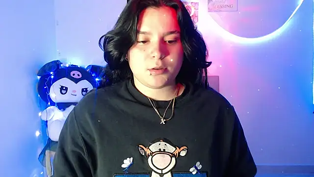 Snapshot of Nika_1_ chatting on 03-19-25, 08:43 Nika 1 online show from 03-19-25, 08:43