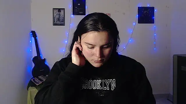 Snapshot of Nika_1_ chatting on 09-13-25, 08:52 Nika 1 online show from 09-13-25, 08:52