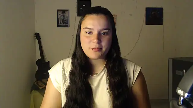 Snapshot of Nika_1_ chatting on 09-15-25, 09:04 Nika 1 online show from 09-15-25, 09:04