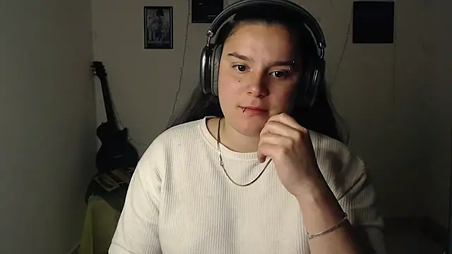 Snapshot of Nika_1_ chatting on 09-19-25, 06:52 Nika 1 online show from 09-19-25, 06:52