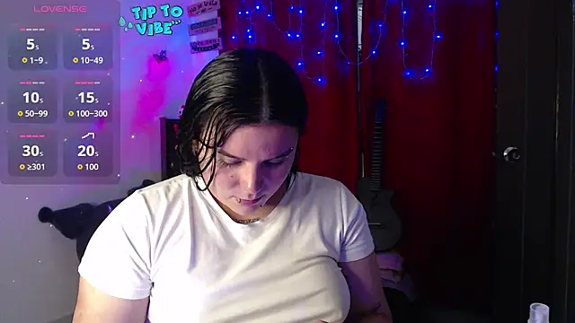 Snapshot of Nika_1_ chatting on 10-15-25, 07:58 Nika 1 online show from 10-15-25, 07:58