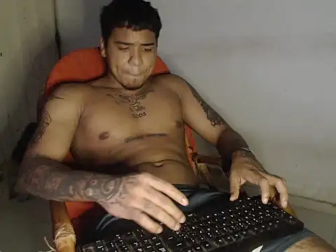 camiloacosta321 online show from 11-24-25, 06:02