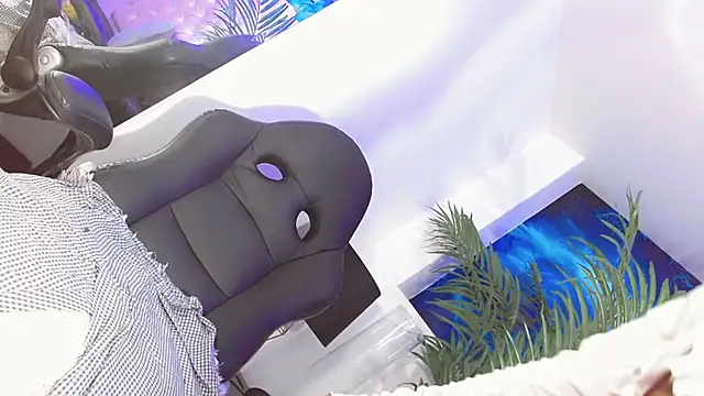 Snapshot of Jadee_Ariell chatting on 01-06-25, 11:29 Jadee Ariell online show from 01-06-25, 11:29