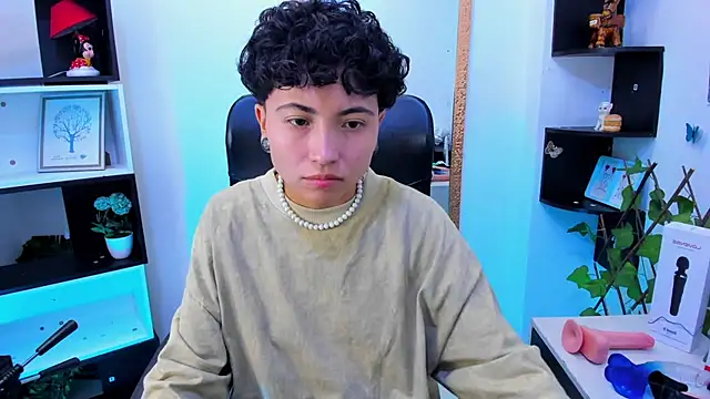 Im Mathias online show from 11-22-25, 01:48