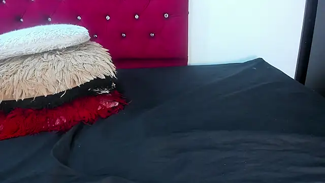 Snapshot of Melody_Megann chatting on 01-17-26, 11:48 Melody Megann online show from 01-17-26, 11:48