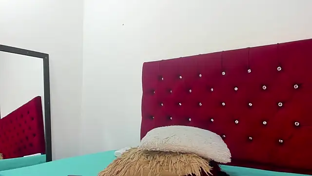 Snapshot of Melody_Megann chatting on 02-03-26, 11:26 Melody Megann online show from 02-03-26, 11:26