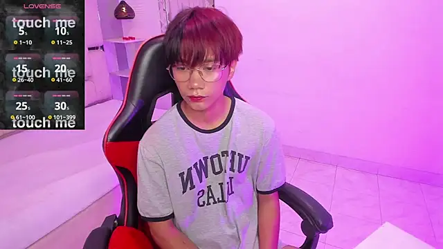 Snapshot of Eriol_ chatting on 10-24-25, 11:50 Eriol online show from 10-24-25, 11:50