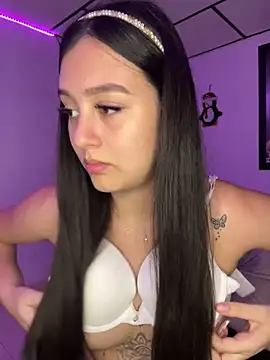 Snapshot of kanne_mia chatting on 03-17-25, 01:14 kanne mia online show from 03-17-25, 01:14