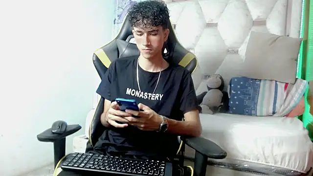 johnny cagee online show from 12-20-25, 03:57