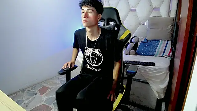 johnny cagee online show from 12-21-25, 04:08