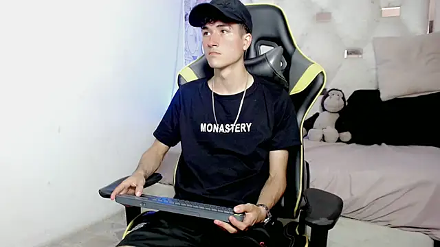 johnny cagee online show from 01-12-26, 03:23