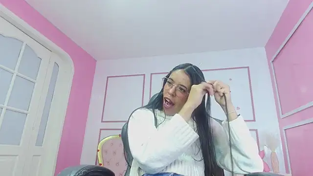stephania t online show from 12-18-24, 03:37