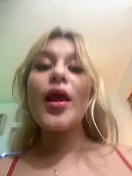 Snapshot of valeria_gomezx chatting on 12-17-24, 02:44 valeria gomezx online show from 12-17-24, 02:44