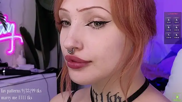 Snapshot of violetviolator chatting on 10-11-25, 06:23 violetviolator online show from 10-11-25, 06:23