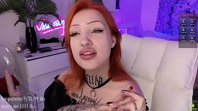 Snapshot of violetviolator chatting on 10-24-25, 04:20 violetviolator online show from 10-24-25, 04:20