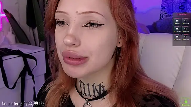 Snapshot of violetviolator chatting on 11-16-25, 04:18 violetviolator online show from 11-16-25, 04:18