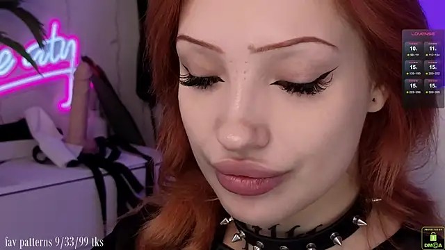 Snapshot of violetviolator chatting on 11-22-25, 04:11 violetviolator online show from 11-22-25, 04:11