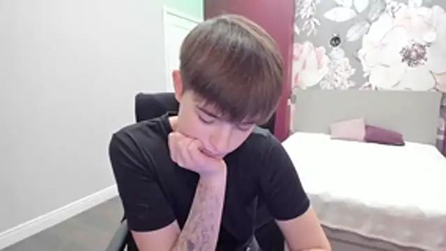 EmiliaYours online show from 11-10-25, 02:49