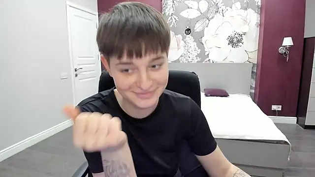 EmiliaYours online show from 01-05-26, 05:27