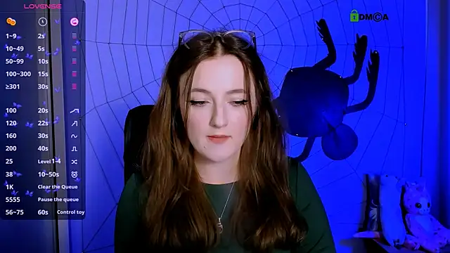 luna berryy online show from 10-29-25, 08:43