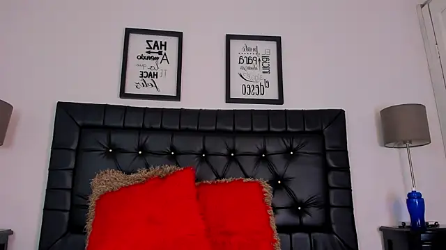 Snapshot of amberlitle chatting on 11-08-25, 11:43 amberlitle online show from 11-08-25, 11:43