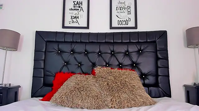 Snapshot of amberlitle chatting on 11-12-25, 12:16 amberlitle online show from 11-12-25, 12:16