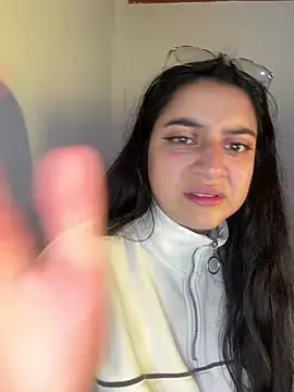 Snapshot of Cassie-millers chatting on 12-05-24, 11:29 Cassie-millers online show from 12-05-24, 11:29