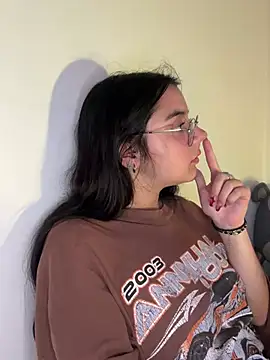 Snapshot of Cassie-millers chatting on 12-18-24, 06:03 Cassie-millers online show from 12-18-24, 06:03