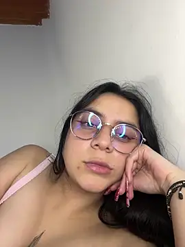 Snapshot of Cassie-millers chatting on 12-18-24, 09:08 Cassie-millers online show from 12-18-24, 09:08