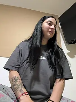 Snapshot of Cassie-millers chatting on 01-17-25, 05:30 Cassie-millers online show from 01-17-25, 05:30