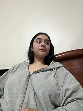 Snapshot of Cassie-millers chatting on 01-18-25, 04:37 Cassie-millers online show from 01-18-25, 04:37