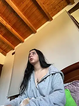 Snapshot of Cassie-millers chatting on 01-18-25, 05:48 Cassie-millers online show from 01-18-25, 05:48