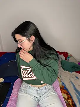 Snapshot of Cassie-millers chatting on 01-22-25, 08:59 Cassie-millers online show from 01-22-25, 08:59