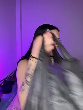 Snapshot of Cassie-millers chatting on 02-03-25, 02:24 Cassie-millers online show from 02-03-25, 02:24