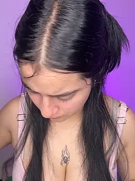 Snapshot of Cassie-millers chatting on 02-07-25, 04:56 Cassie-millers online show from 02-07-25, 04:56