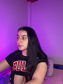 Snapshot of Cassie-millers chatting on 02-17-25, 04:15 Cassie-millers online show from 02-17-25, 04:15