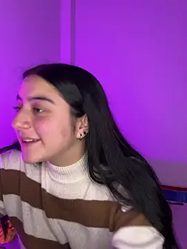 Snapshot of Cassie-millers chatting on 02-18-25, 04:26 Cassie-millers online show from 02-18-25, 04:26