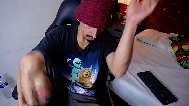 Snapshot of Sr_Magnus_ chatting on 01-06-26, 10:52 Sr Magnus online show from 01-06-26, 10:52