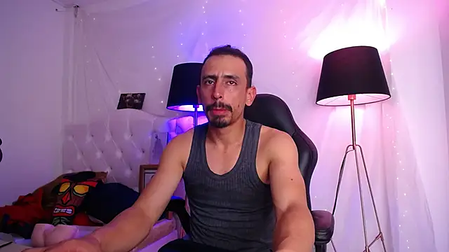 Snapshot of Sr_Magnus_ chatting on 02-05-26, 04:06 Sr Magnus online show from 02-05-26, 04:06