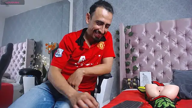 Snapshot of Sr_Magnus_ chatting on 02-05-26, 09:30 Sr Magnus online show from 02-05-26, 09:30