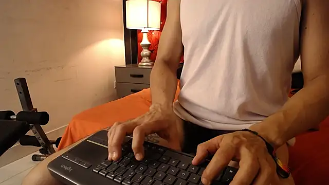 Snapshot of Sr_Magnus_ chatting on 02-20-26, 06:26 Sr Magnus online show from 02-20-26, 06:26