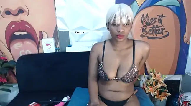 Snapshot of Ebonypreciousx chatting on 12-14-24, 03:07 Ebonypreciousx online show from 12-14-24, 03:07